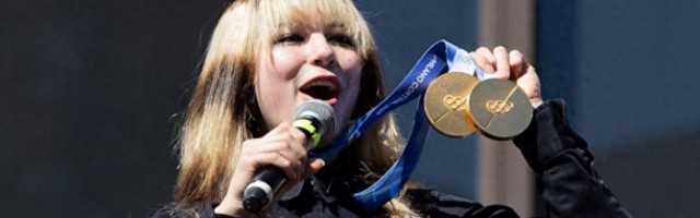 足球直播-刘美贤衣锦还乡：我爱奥克兰！ 已退出世锦赛未来两个月有26场商演|冬奥会|美国|米兰冬奥会|花样滑冰|米兰_新浪体育_新浪新闻