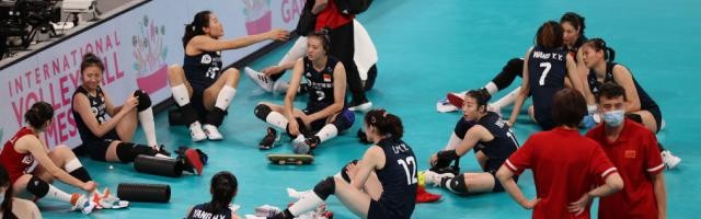 乐视体育-奥运测试赛中国女排3比0胜日本 12人大名单出炉？