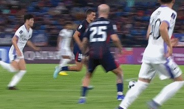 NBA直播-半场：柔佛新山0-0广岛三箭，金朱晟染红，双方共3次中框