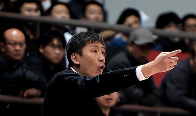 低调JR看球-惨败39分！连续三个赛季倒数 男篮名宿帅位仍稳如泰山？